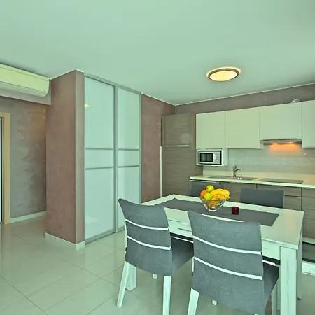 Apartment Riva-interauto *