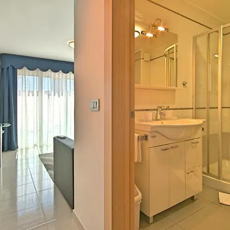 Apartment Riva-interauto *