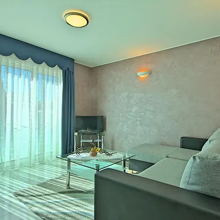 Apartment Riva-interauto *