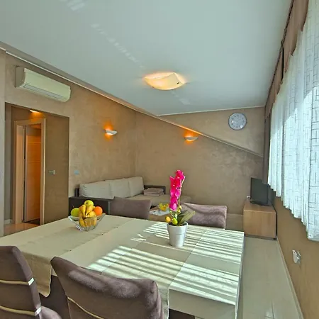 Riva-interauto Apartment *