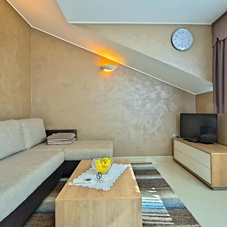 Riva-interauto Apartmán *