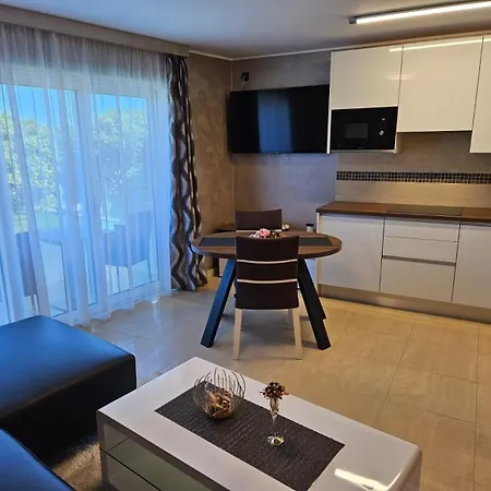Riva-interauto Apartmán *