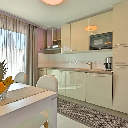 Riva-interauto Lägenhet *