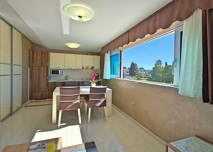 Riva-interauto Apartament