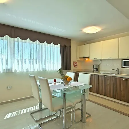 Riva-interauto Apartamento Umago