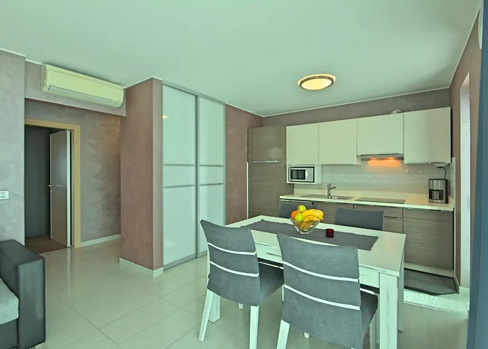 아파트 Riva-interauto *