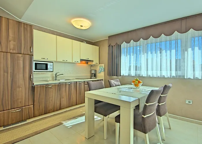 아파트 Riva-interauto 우마그