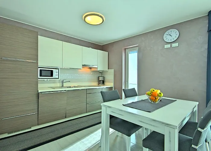 아파트 Riva-interauto 우마그