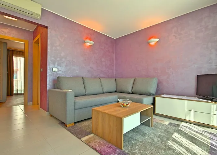 아파트 Riva-interauto *